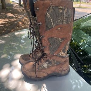 Snake proof hunting boot